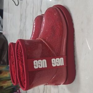 UGG Classic Clear Mini II Boot (Kids) - Red Size 1
